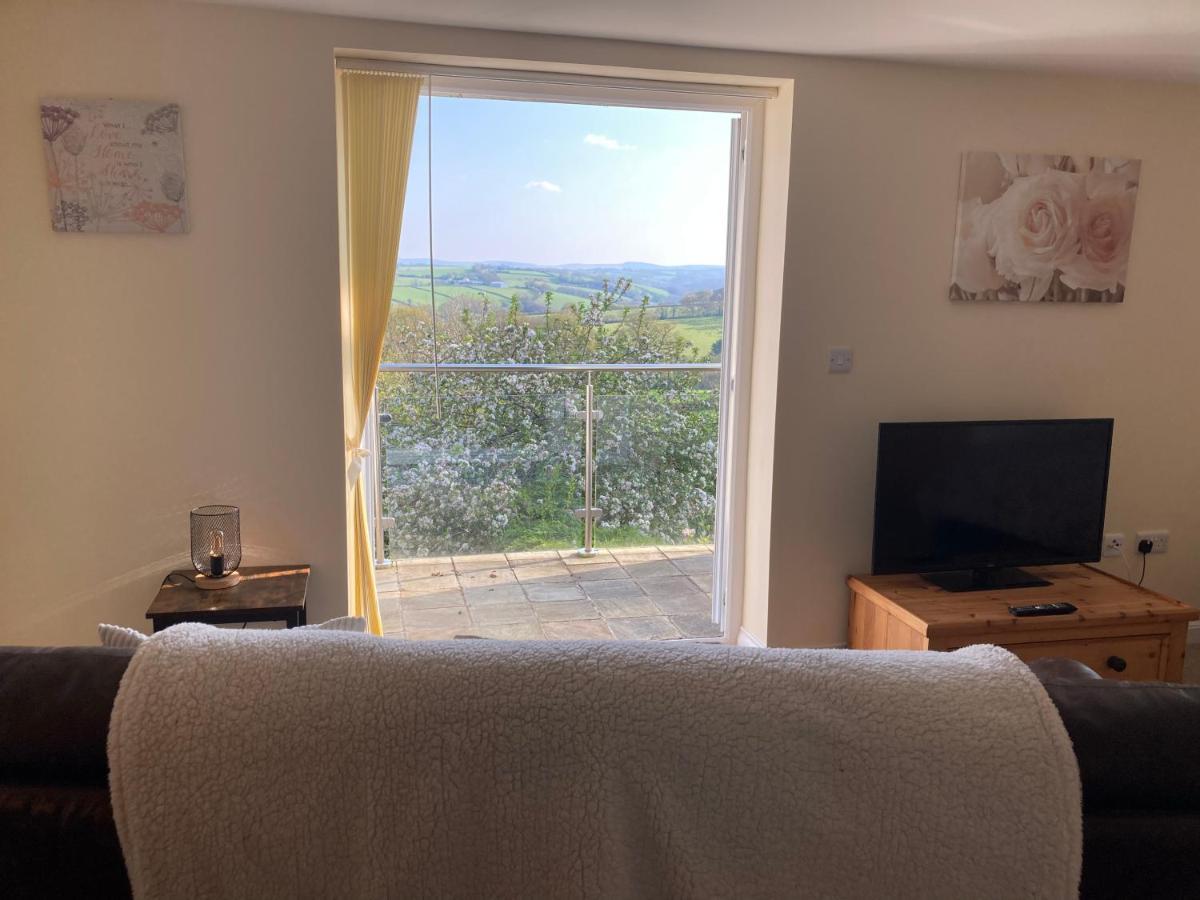 克雷迪顿 East Hillerton House旅馆 外观 照片